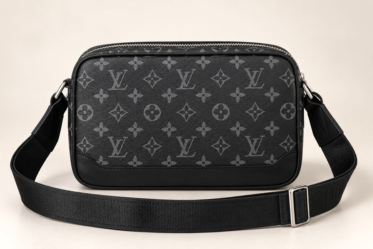 Louis Vuitton LV Black Luxury Crossbody Bag شنطة Crossbody أصلية بتصميم فاخر وعملي